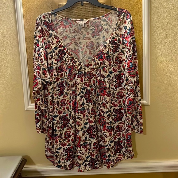 Like new - 3/4 sleeve, V-neck top by Lucky Brand Size XL - Picture 1 of 4